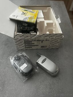 Motorola V50 silver BMW - 6