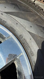 Predám rezervné koleso na Hummer H3 + originálny plastový kr - 6