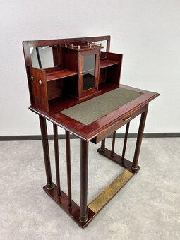 Menší secesný stolík - 6