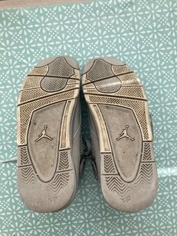 Jordan 4 - 6