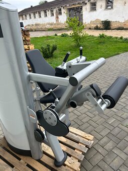 Zakopávanie v sede - Life Fitness Signature Seated Leg Curl - 6