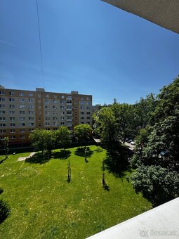 Ponúkam na predaj 3 izb. slnečný byt s balkónom na sídlisku - 6