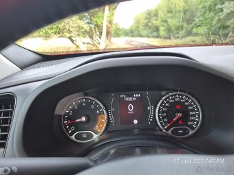 Jeep Renegade 2021 (1.0 FWD 6MT Night Eagle) - 6
