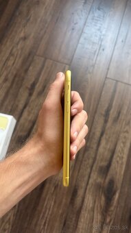 iPhone 11 64GB - žltý + kryt/kábel - 6
