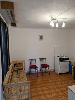 Predám viničný domček s pozemkom - 6