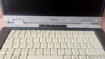 Amilo pro v3505 na nahradne diely - 6