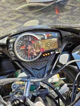 Okruhovka Suzuki GSX-R 600 2011 L1 - 6