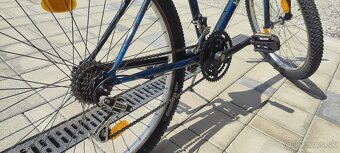 Starší horský bicykel - 6