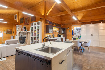 Na predaj dom snov–rodinné sídlo s jazierkom na kúpanie a pa - 6