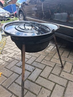 Predam 10litrovy kotlík na guláš kotlík nohy pokrievka - 6