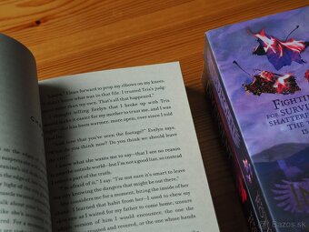 Veronica Roth: DIVERGENT, INSURGENT, ALLEGIANT - 6