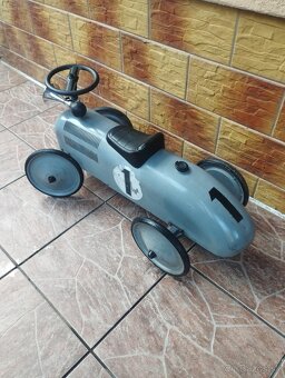Detské autíčko retro plechové podobne ako moskvič - 6