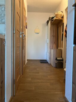 Izba s balkónom - 6