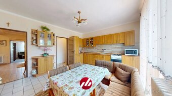 VEĽMI PEKNÝ 2–3 GENERAČNÝ RD s možnosťou podnikania - 6