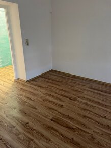 Predaj 3izb byt s balkónom 95m2 Centrum Levice - 6