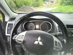 Mitsubishi Outlander - 6