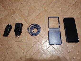 Motorola Razr 50 Ultra - 6
