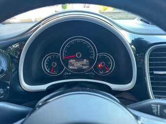 VW Beetle cabrio 2013 121tisíc km 1,2 tsi 77kw - 6