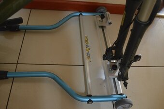 predam svajciarsky interierovy nosic na bicykle - 6