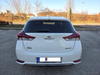 ✅Toyota Auris 1.6 benzín➡️89.000 km➡️r.v.:2016 - 6