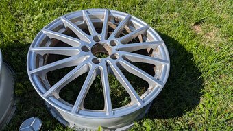 Mercedes Benz GLA sada diskov R18 - 6