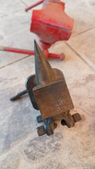 Kovacsky zverak a nakova. - 6