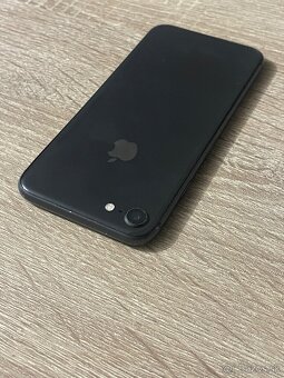 iPhone 8 / 128GB Black Pekný stav - 6