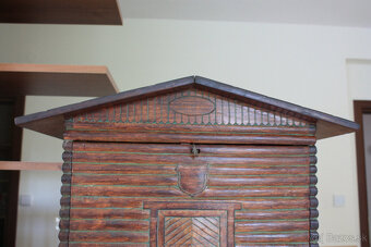 Vyrezávaný poľovnícky bar - 6