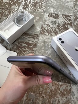 iPhone 11 256GB fialový - 6