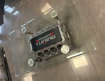 Stolík V8 na objednávku - 6