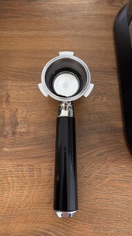 Pákový kávovar a mlynček Delonghi s príslušenstvom - 6