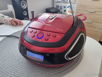 Predáme malé praktické rádio zn. Hyundai CD,USB - 6