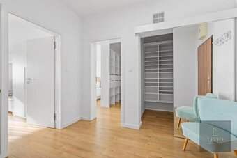 Svetlý a elegantný 2-izbový byt s úžasným výhľadom a štýlom - 6