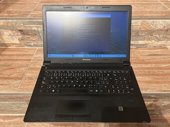 Lenovo B5400 s Intel i5,8gb ram,SSD a 15,6"HD LCD - 6