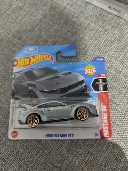 Hot Wheels autíčka - športiaky 1/2 - 6