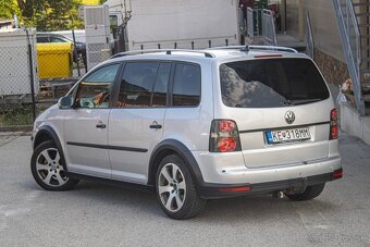 Volkswagen Touran Cross 2.0 TDI Webasto 7 miestne - 6