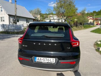 Volvo XC40 D3 Momentum A/T -- 2020 - - 6