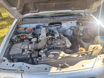 SUZUKI GRAND VITARA 1,6 BENZÍN 4X4 ŤAŽNÉ - 6