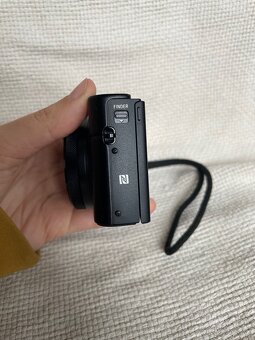 Sony Cyber-shot RX100 Mark IV - 6