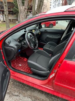 Peugeot 206SW. 1,4L Benzin - 6