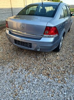 Rozpredám Opel Astra H Sedan 1.7CDTi 74kw M6 2008 - 6