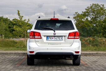 Fiat Freemont 2.0 MultiJet Longue 4x4 A/T 7- miestny - 6