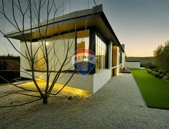 REZERVOVANÉ 3+1 izbový rodinný dom 120m2, pozemok 1039 - 6