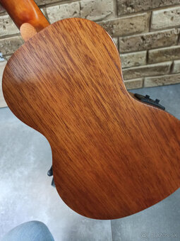 Tenorové ukulele Mahalo s elektronikou - 6
