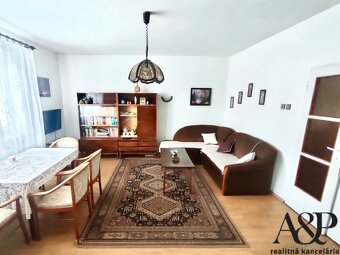 NA PREDAJ 4 IZBOVÝ RODINNÝ DOM S GARÁŽOU, POZEMOK 800 M2, KU - 6