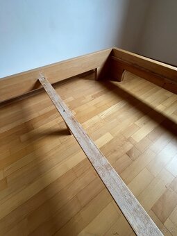 Perfektná kvalitná drevená posteľ - rám a rošty - 6