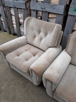 Predám gauč a kreslá tri kusy - 6