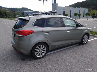 KIA Carens 1.7 CRDi 136k A/T - 6