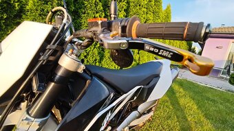 Predám KTM 690 smc supermoto - 6