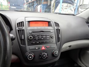 Kia ceed SW  kombi, 1,6crdi  rozpredám na náhradné diely - 6